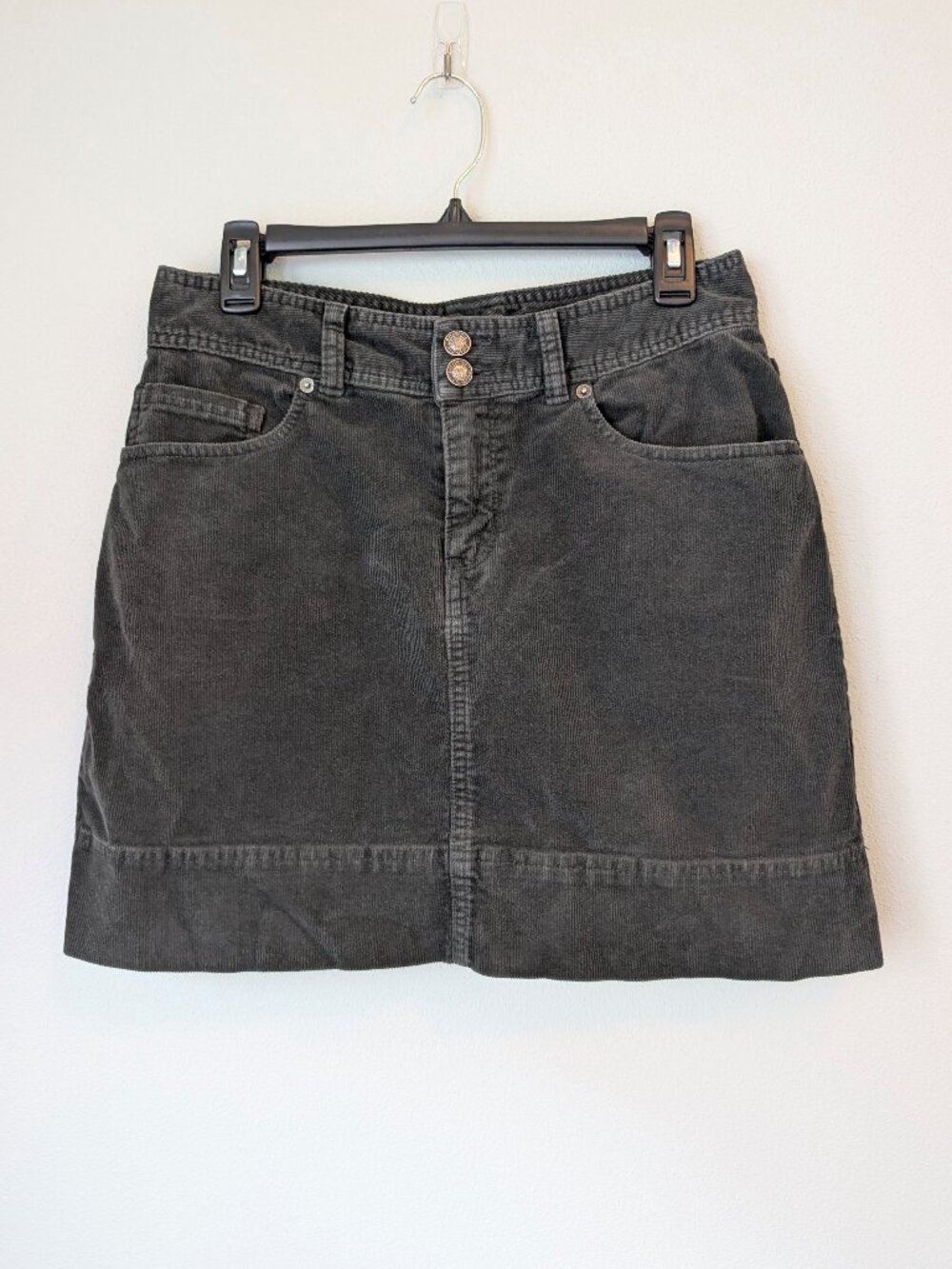 Patagonia Women’s Black Corduroy Mini Skirt Organic Cotton Stretch, Pockets sz 4
